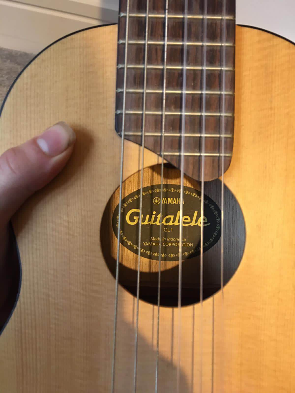 Đàn guitalele Yamaha (đàn mini) GL1