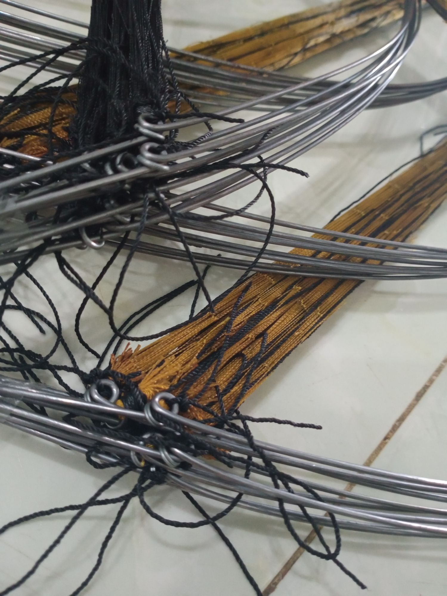 5 cung bẫy cút màu đen tàng hình