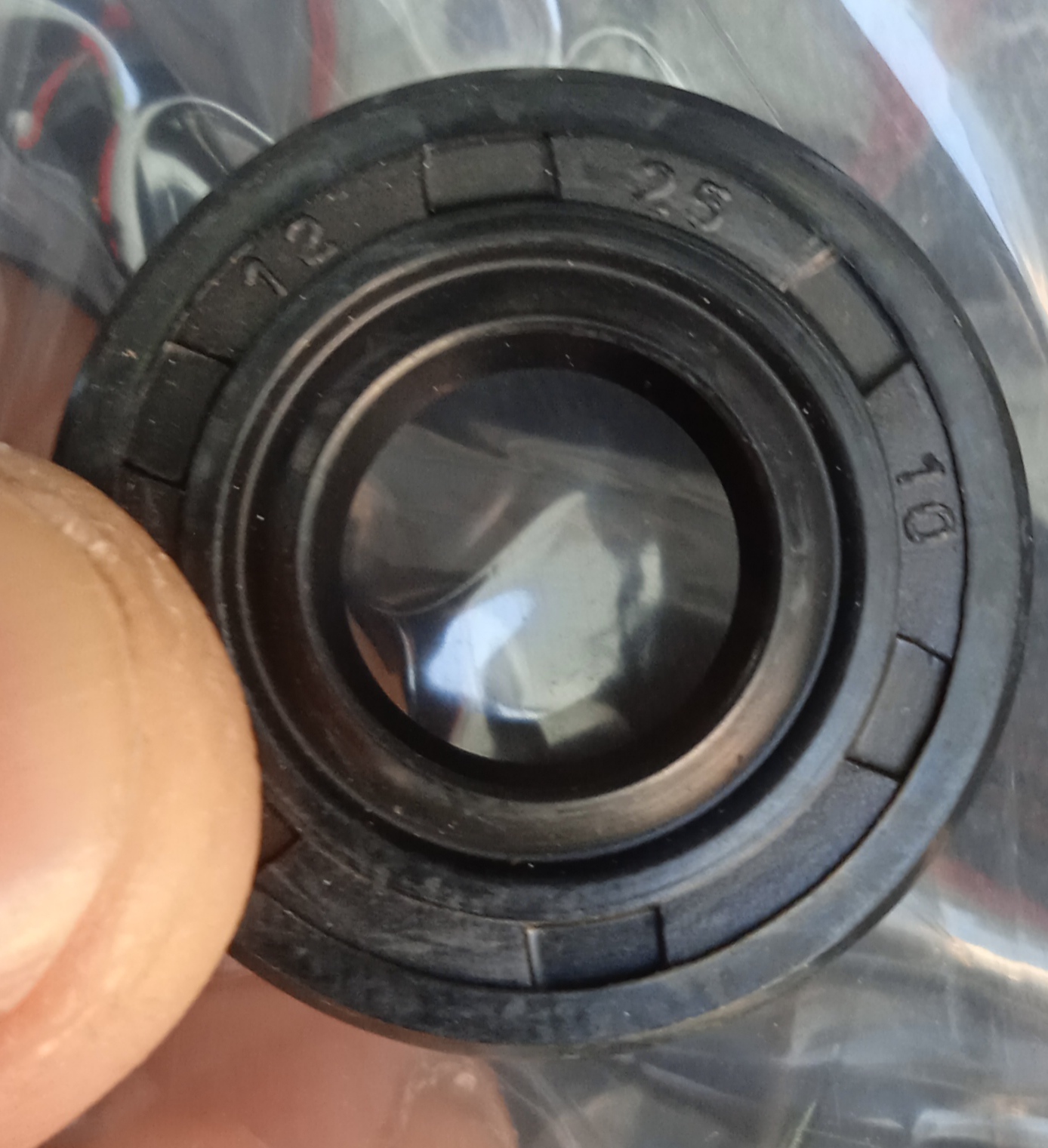 Phớt tc 12x25x10
