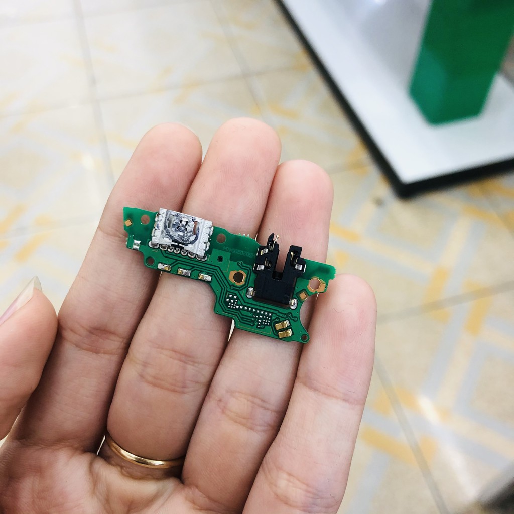 Bo mạch sạc Oppo A31 2020