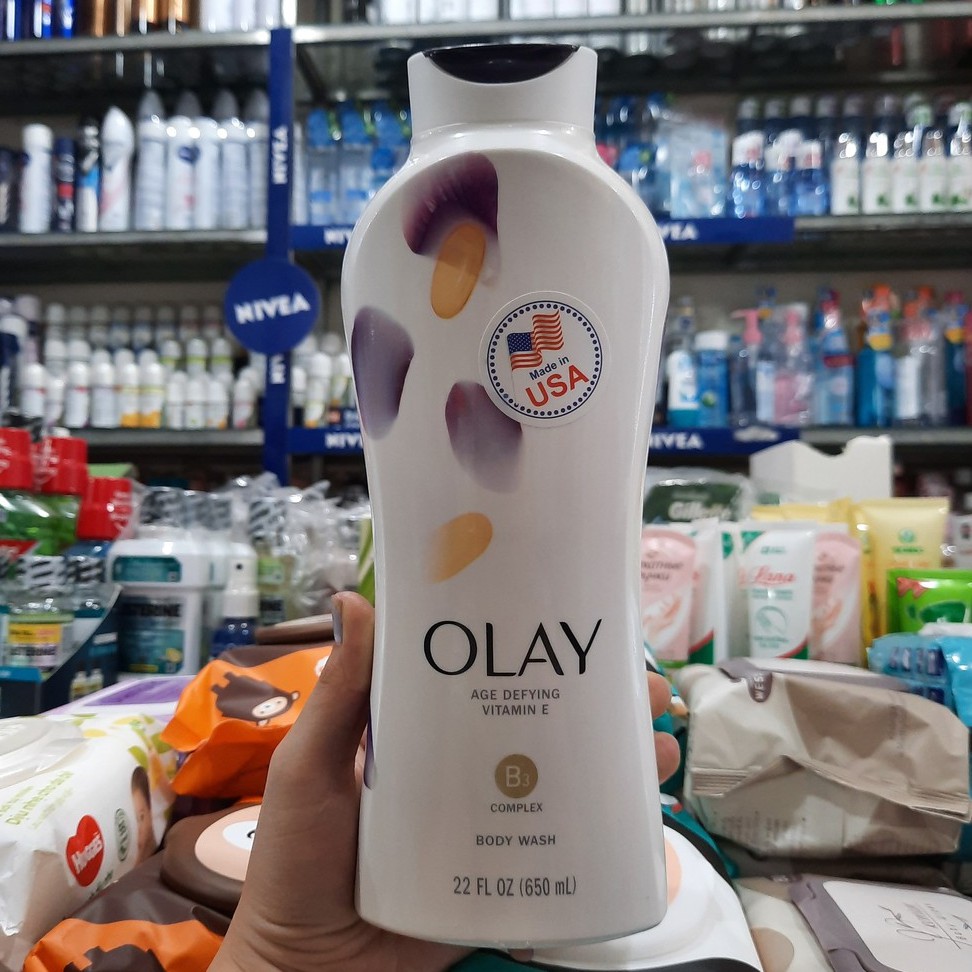 Sữa tắm dưỡng ẩm ngừa lão hóa olay age defying with vitamin e 650ml