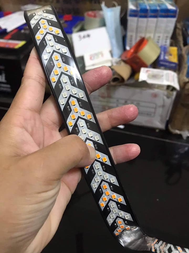 DÂY LED XIN NHAN SAU XE (