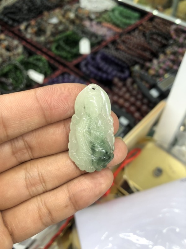 Mặt dây chuyền phật Bà Quan Thế Âm Bồ Tát ngồi đài sen đá ngọc phỉ thúy