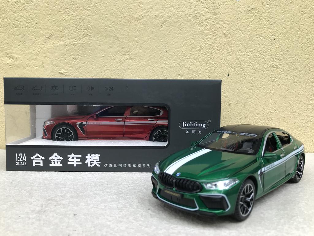 Mô hình xe ô tô BMW M800i 2023 1:24