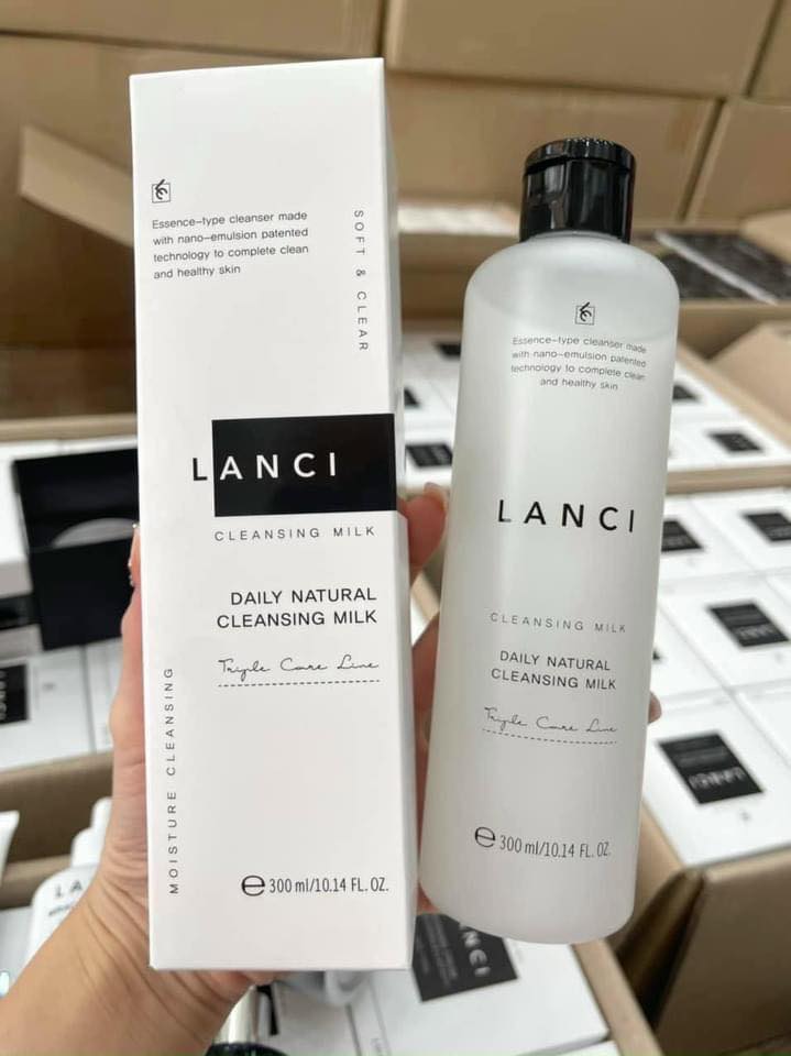 Nước tẩy trang đa năng LANCI dạng sữa 300ml