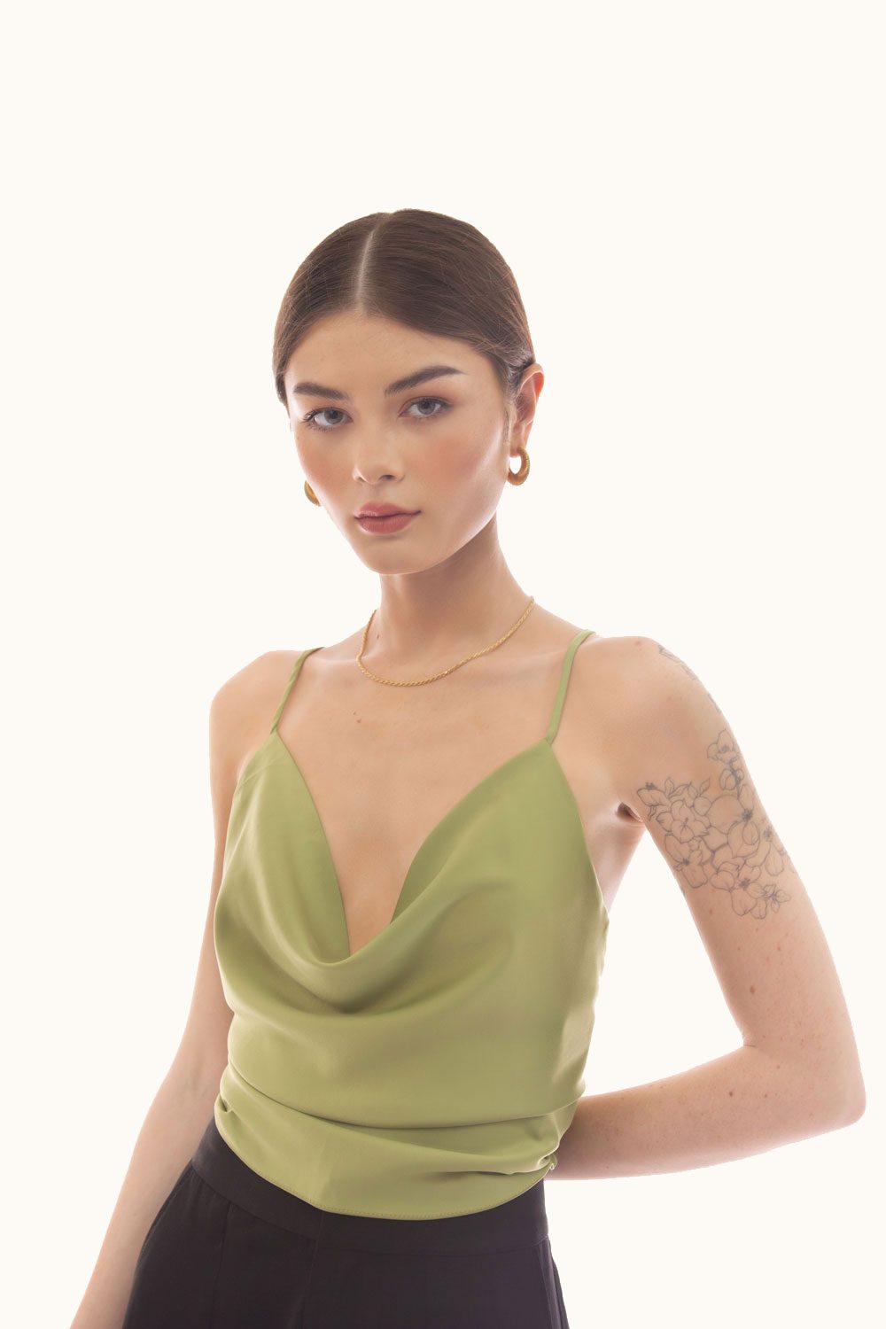 Áo Hai Dây Cổ Đổ Rachel Daphale