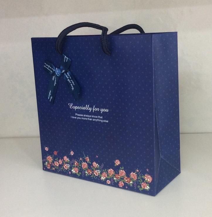 combo 10c túi giấy đựng quà cao cấp 20x20x8cm