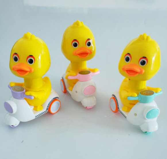Vịt chạy xe vespa