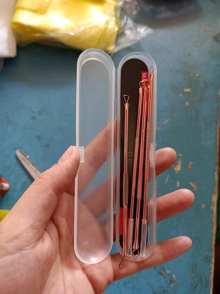 Bộ 4 cây nặn mụn chuyên nghiệp