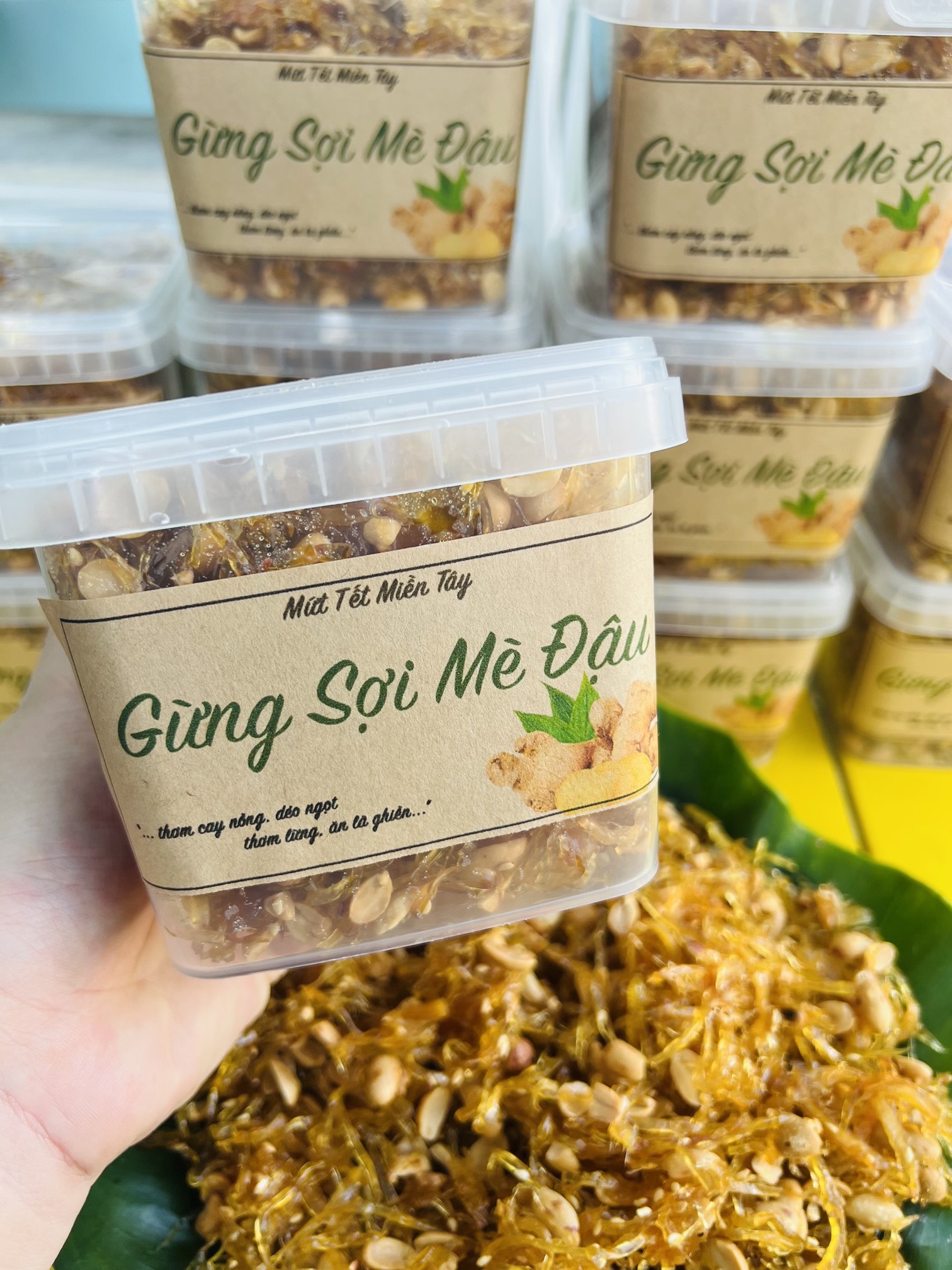 1KG (2 Hộp 500g) mứt gừng sợi mè đậu thơm ngon