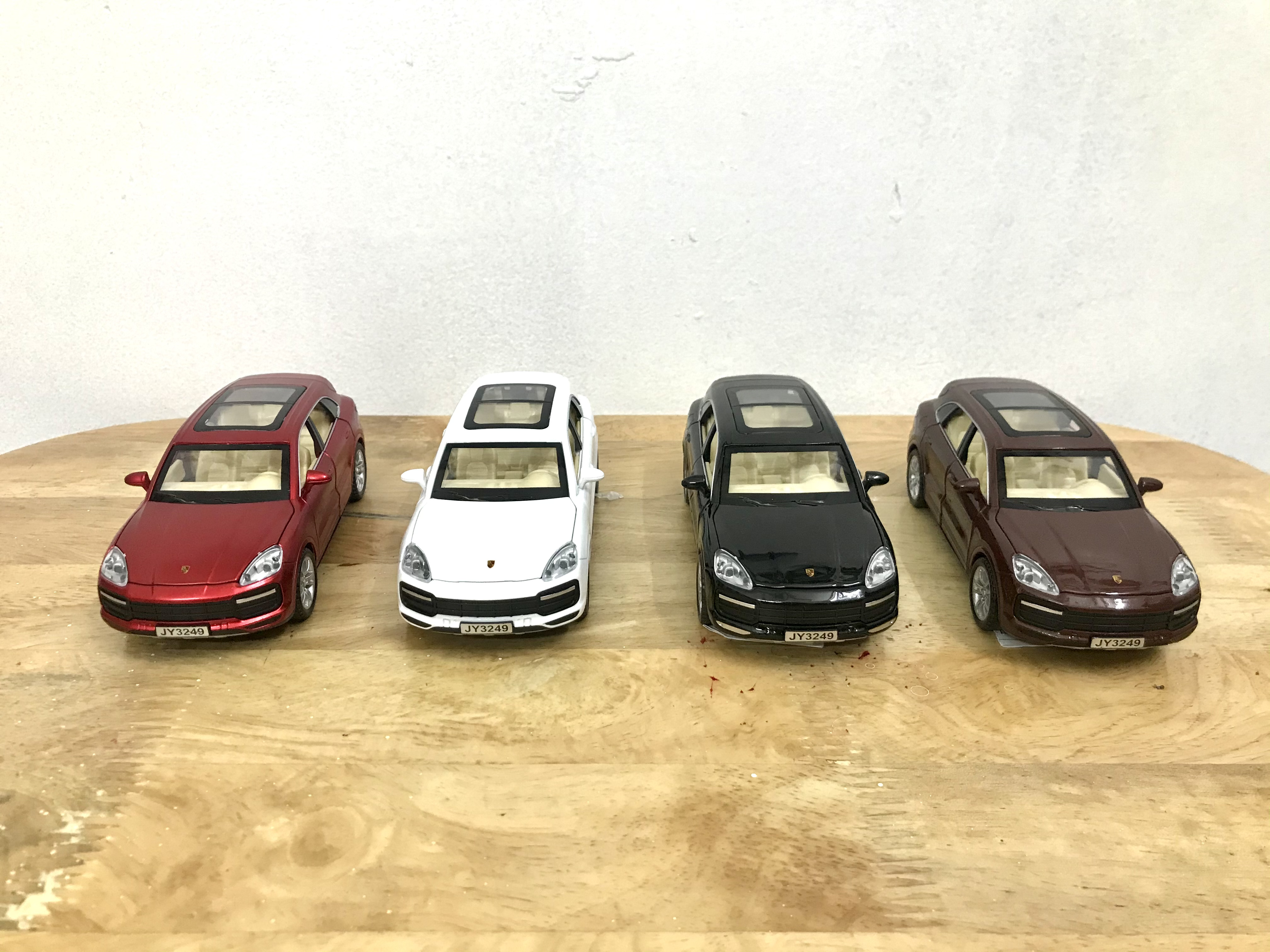 Mô hình xe Porsche Cayenne _ Tỷ lệ 1:32