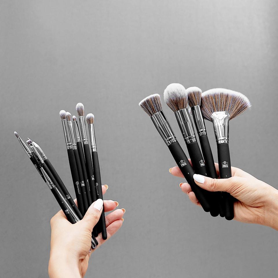 [HCM]Bộ cọ Bh Cosmetics 13 cây Studio Pro Brush Set