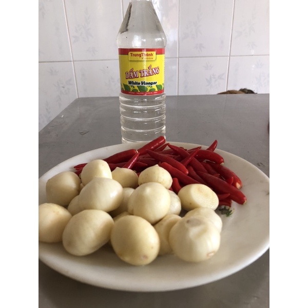 Tỏi cô đơn ngâm giấm ớt thơm ngon