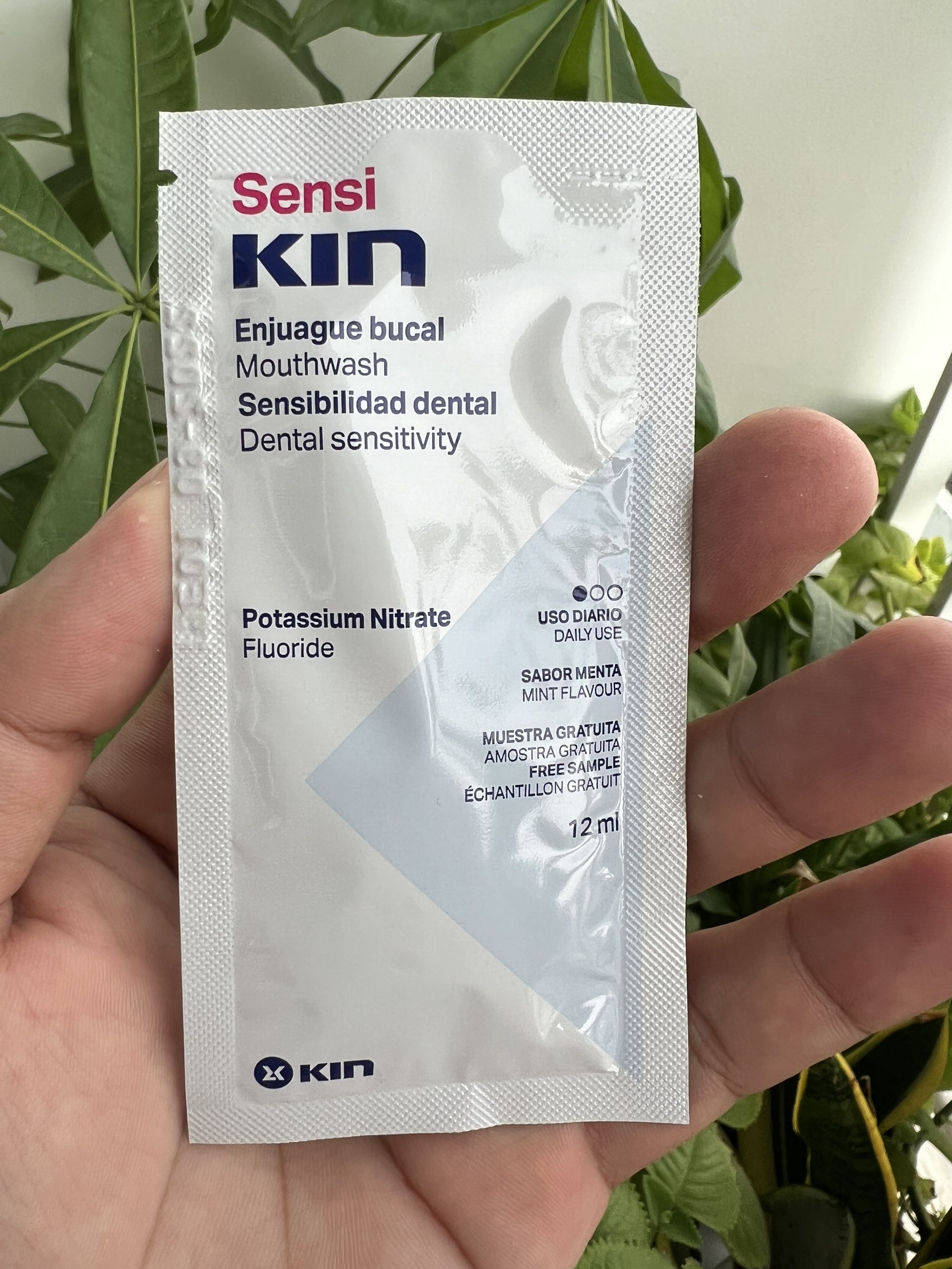 [MINI SIZE] Nước súc miệng ngăn ngừa ê buốt Sensi Kin 12ml