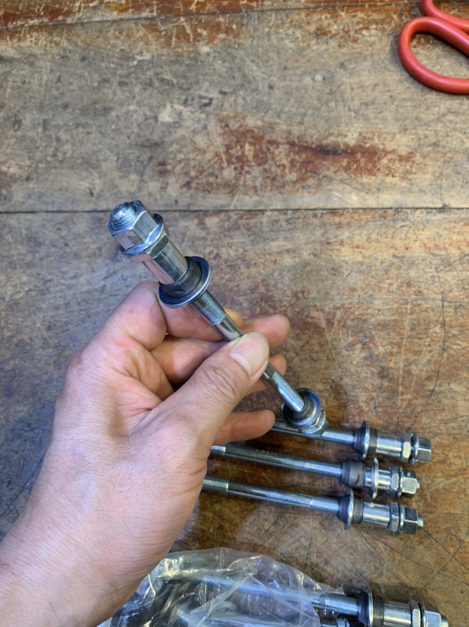 Solid Axle Mounted on Front and Rear Hubs, Tapered Terrain Type for Bicycles
