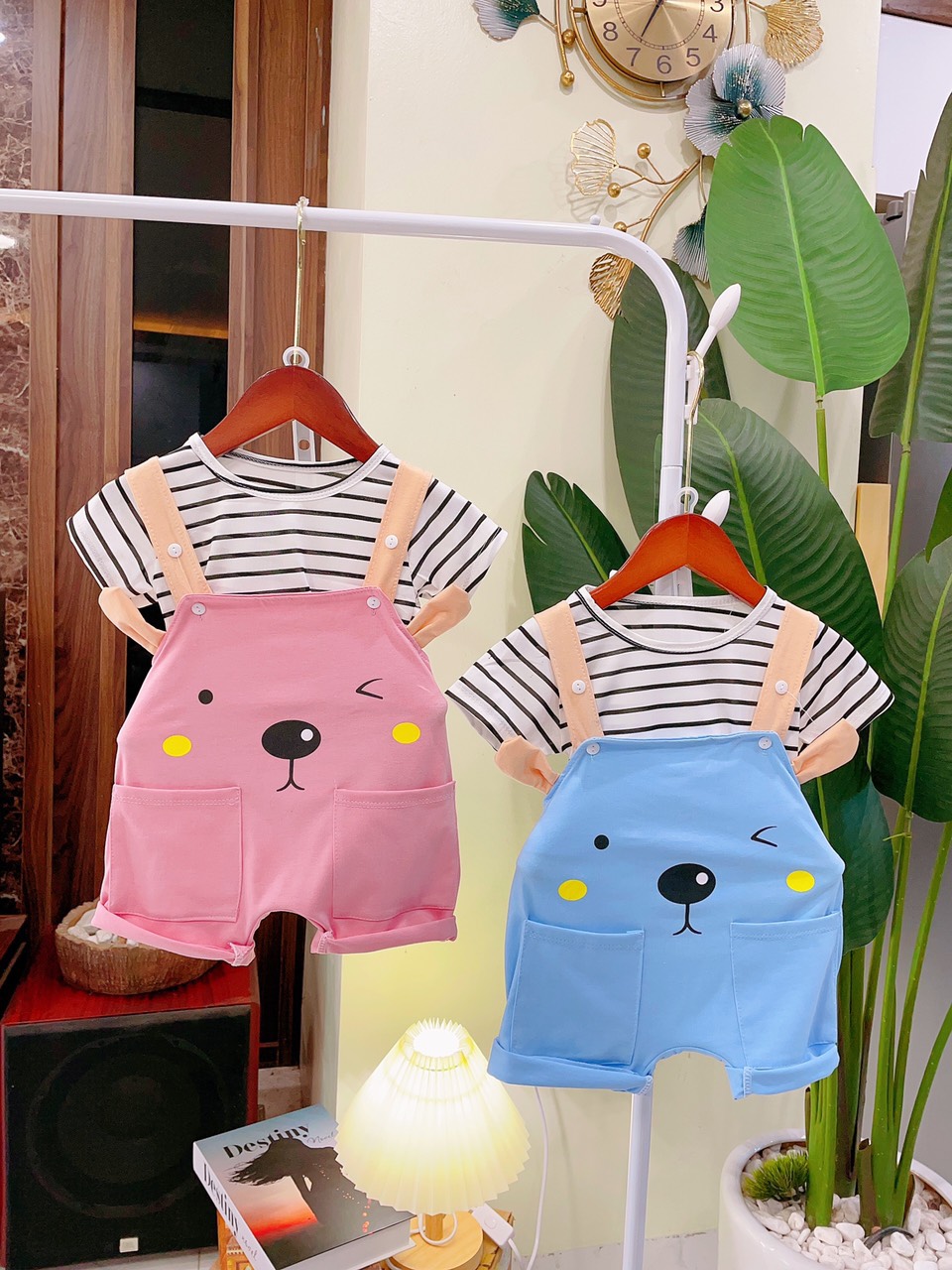 Yếm GẤU kèm áo thun cotton kẻ cho bé