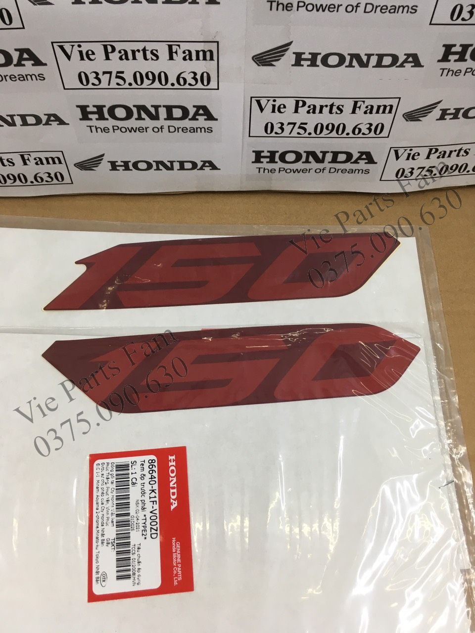 Cặp Tem Chữ 150 Xe Air Blade 2020 Chính Hiệu Honda Motor VN màu chữ đỏ nền đỏ