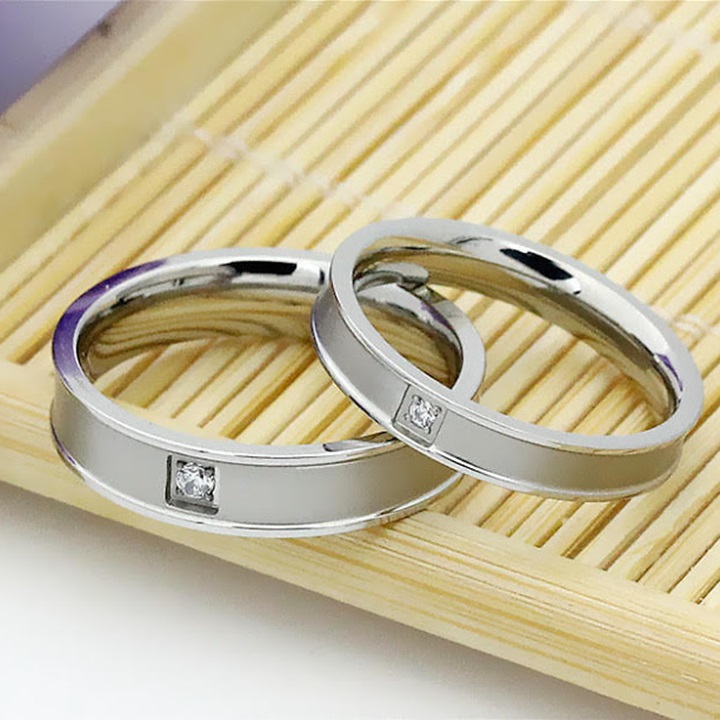 Nhẫn cặp tính nhân titan đơn giản không đen NC123