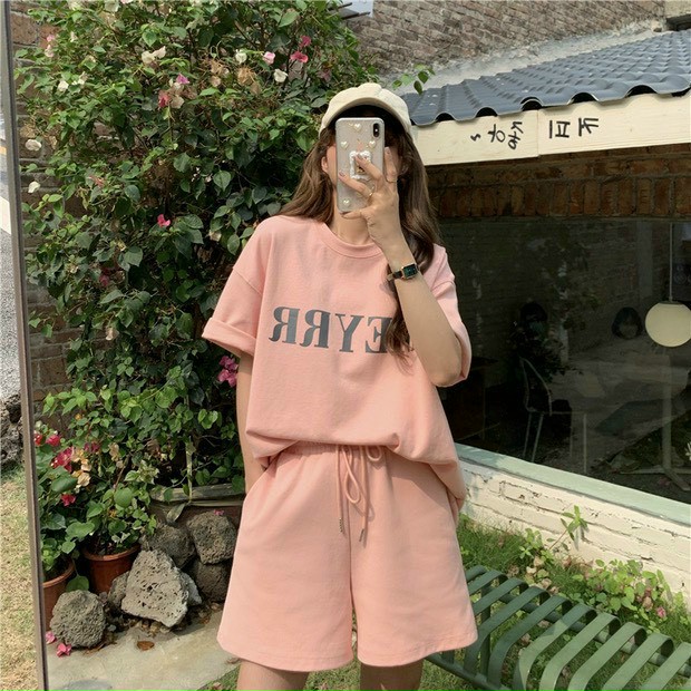 Set đồ bộ nữ , chất liệu thun cotton co giản tốt thiết kế họa tiết chữ in 3d meyrr