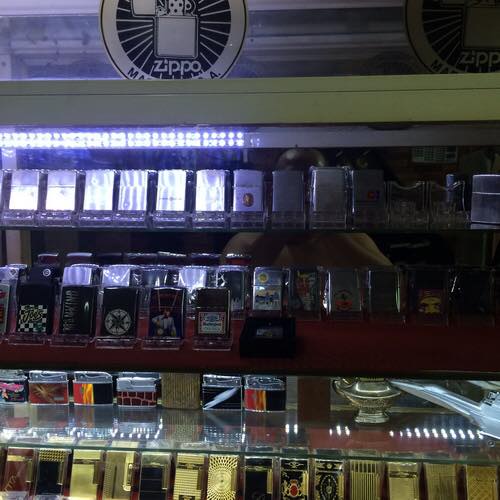 Giá Đỡ Bật Lửa - Đế Trưng Bày Bật Lửa Zippo, Hột Quẹt