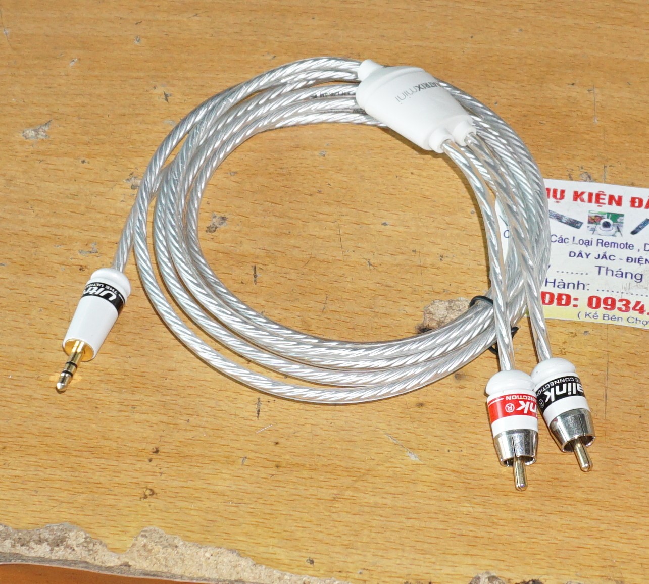 Dây 3.5 ra 2 av ( hoa sen ) Bạc hàng Bãi dài 2m