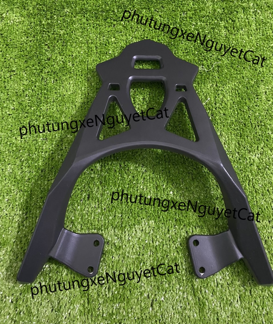 Cảng sau xe Winner V1