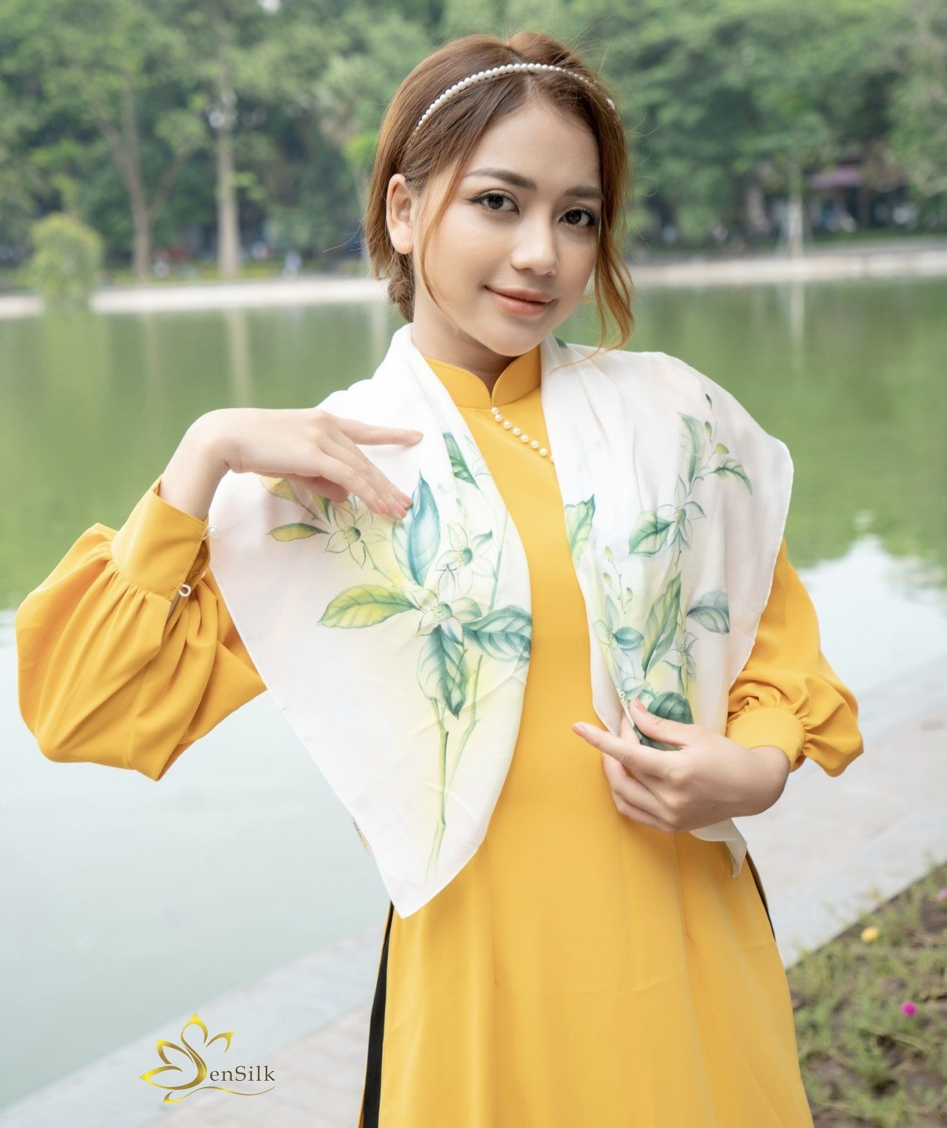 Khăn Lụa Tơ Tằm Vẽ Tay Hoa Bưởi, Khăn Lụa Vuông Cao Cấp, Khăn Lụa Đẹp, Tơ Lụa Bảo Lộc 75x75cm