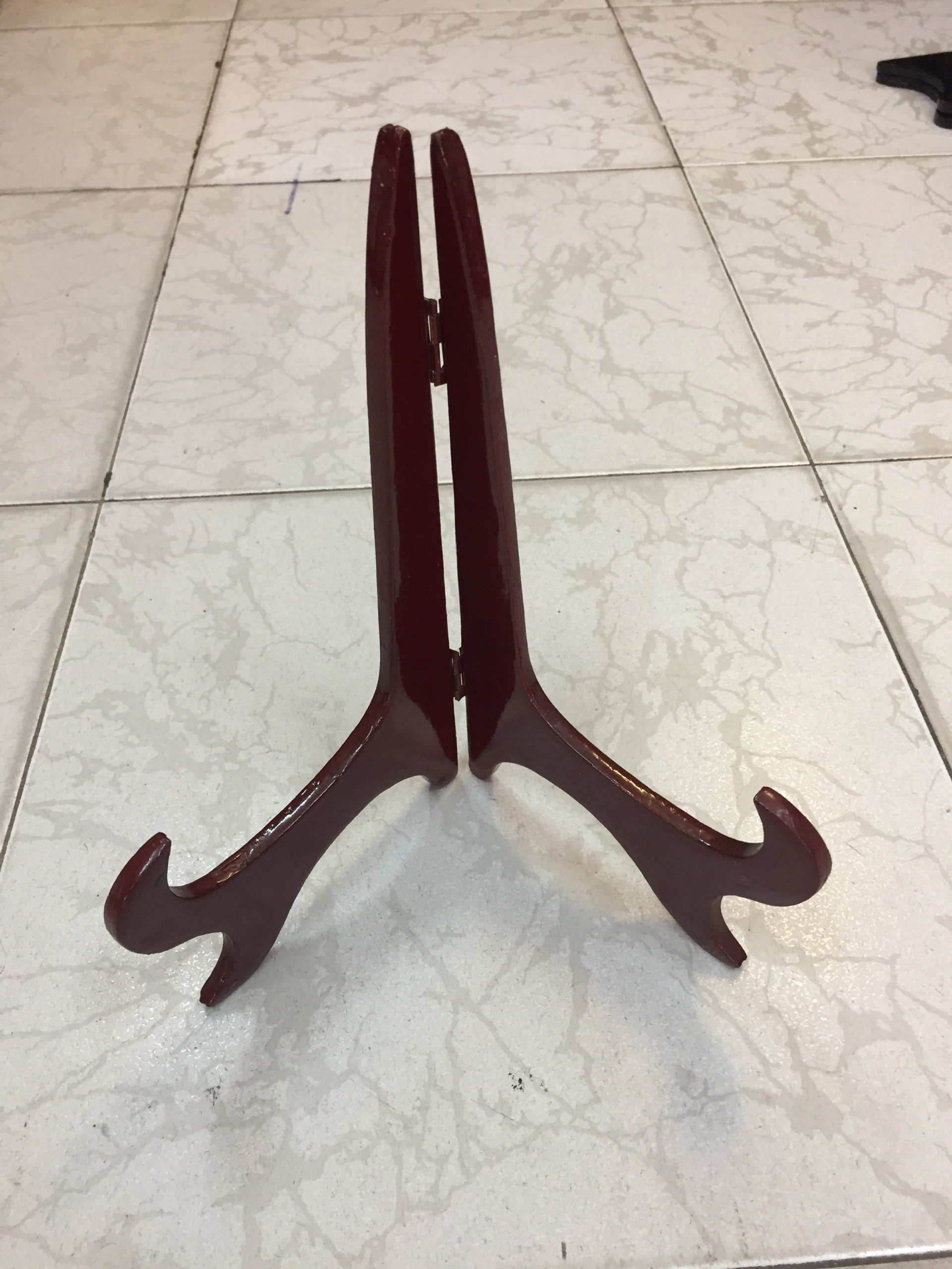 Chân giá đỡ đĩa, khung ảnh bằng gỗ cho đĩa có đường kính 30cm ( mầu nâu và mầu đen )