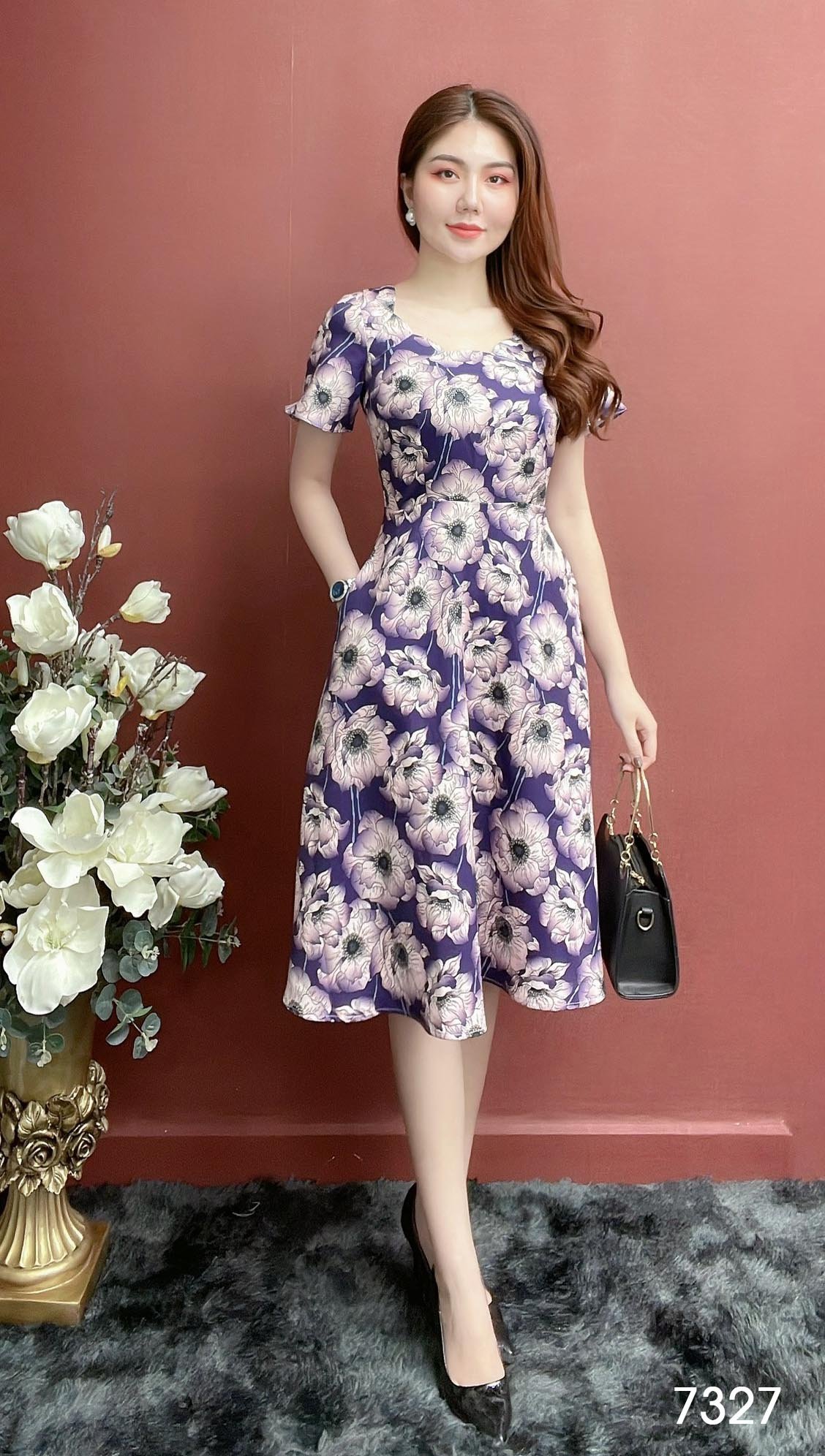 Đầm EMY EM7327 Xoè Tím Cổ Cách Điệu