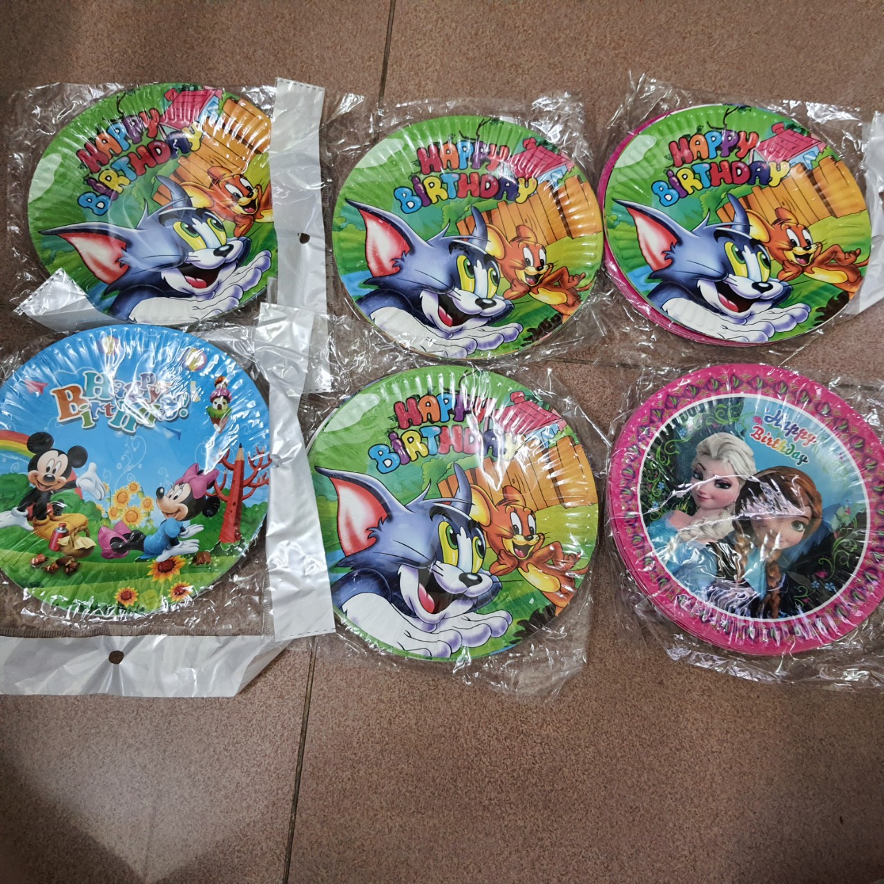 Bộ Đĩa Giấy 06 Cái cho bàn Tiệc sinh nhật- Đĩa giấy sinh nhật cho bé - bộ đĩa giấy chấm bi nhiều màu
