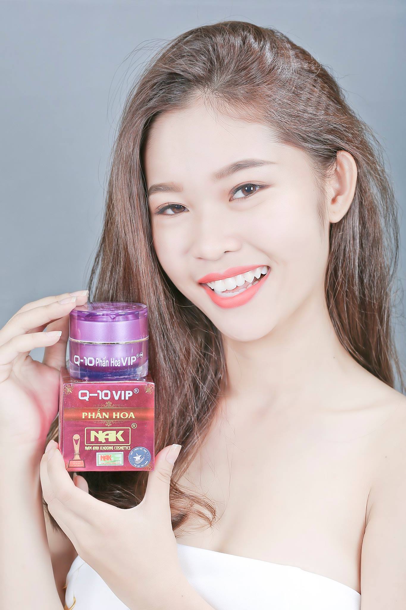 Kem nám trắng da tàn nhang đồi mồi dưỡng ẩm chống nắng Q-10 Phấn Hoa