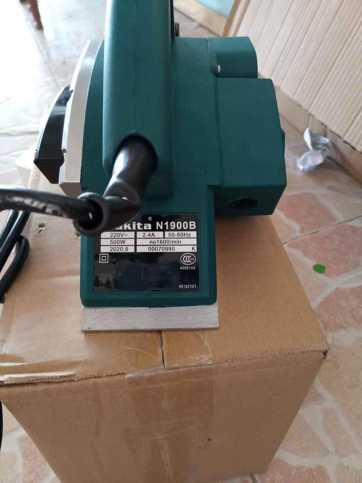 MÁY BÀO GỖ MAKITA