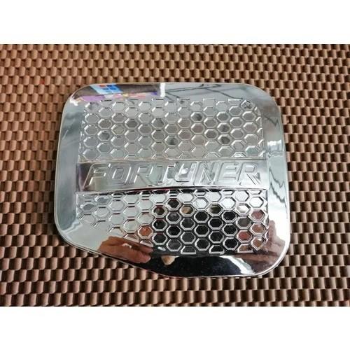 Ốp nắp bình xăng Fortuner 2010 - 2015