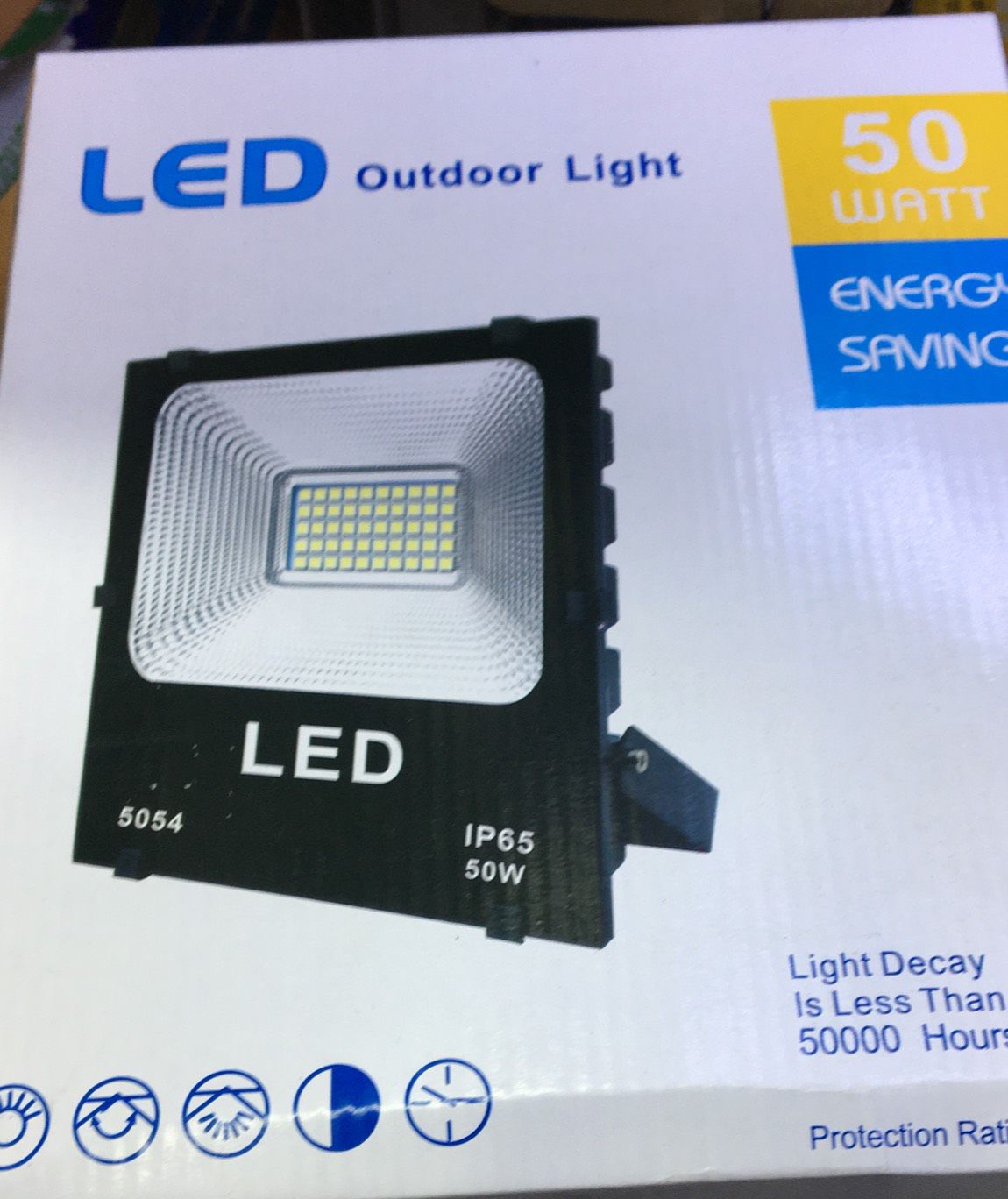 Đèn pha LED đổi màu công suất 50w ngoài trời