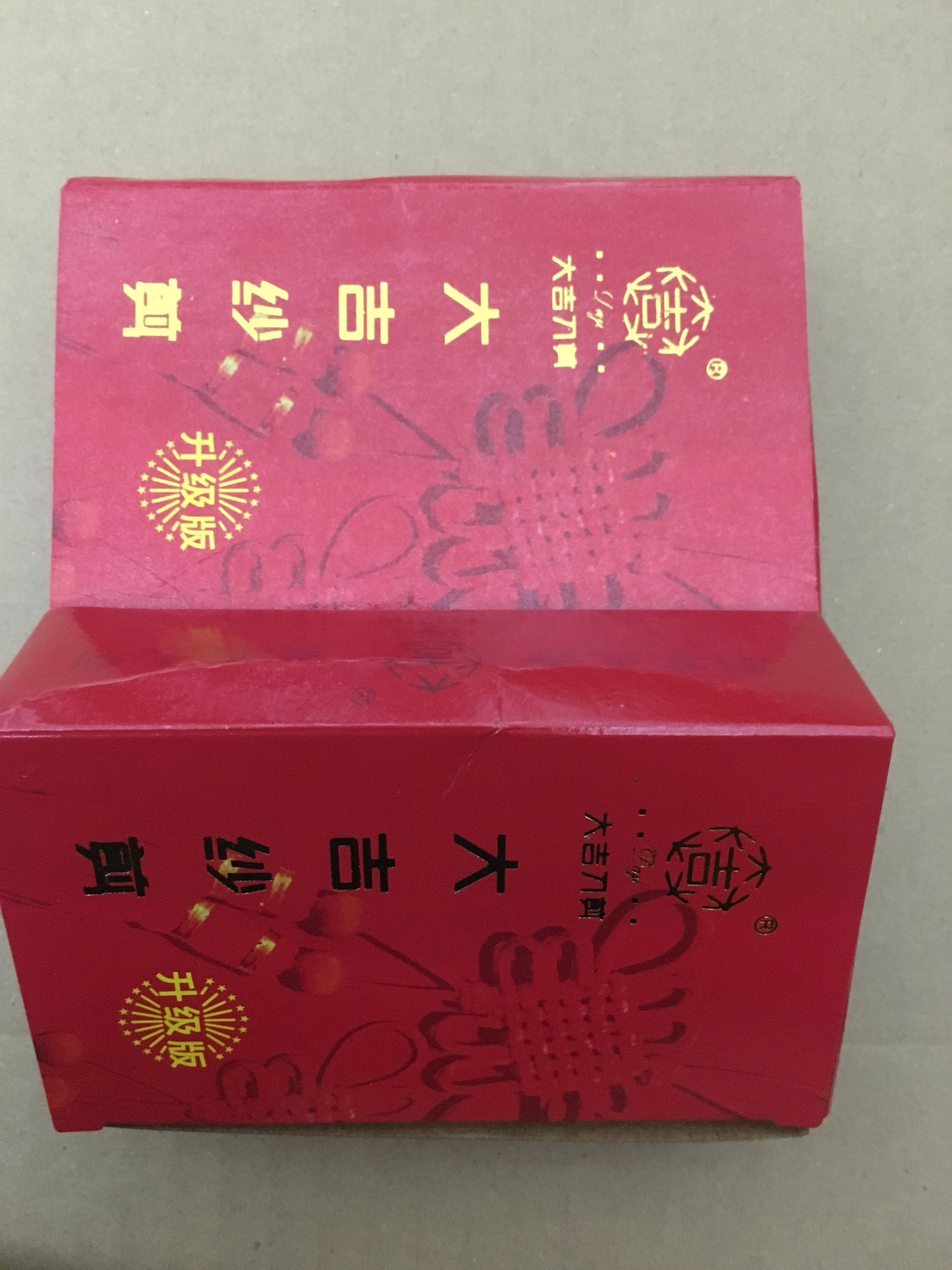 Kéo bấm chỉ màu xám lưỡi đen cực bén