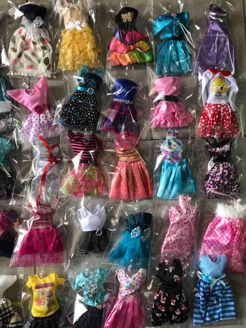 Quần áo búp bê - 50 bộ khác kiểu