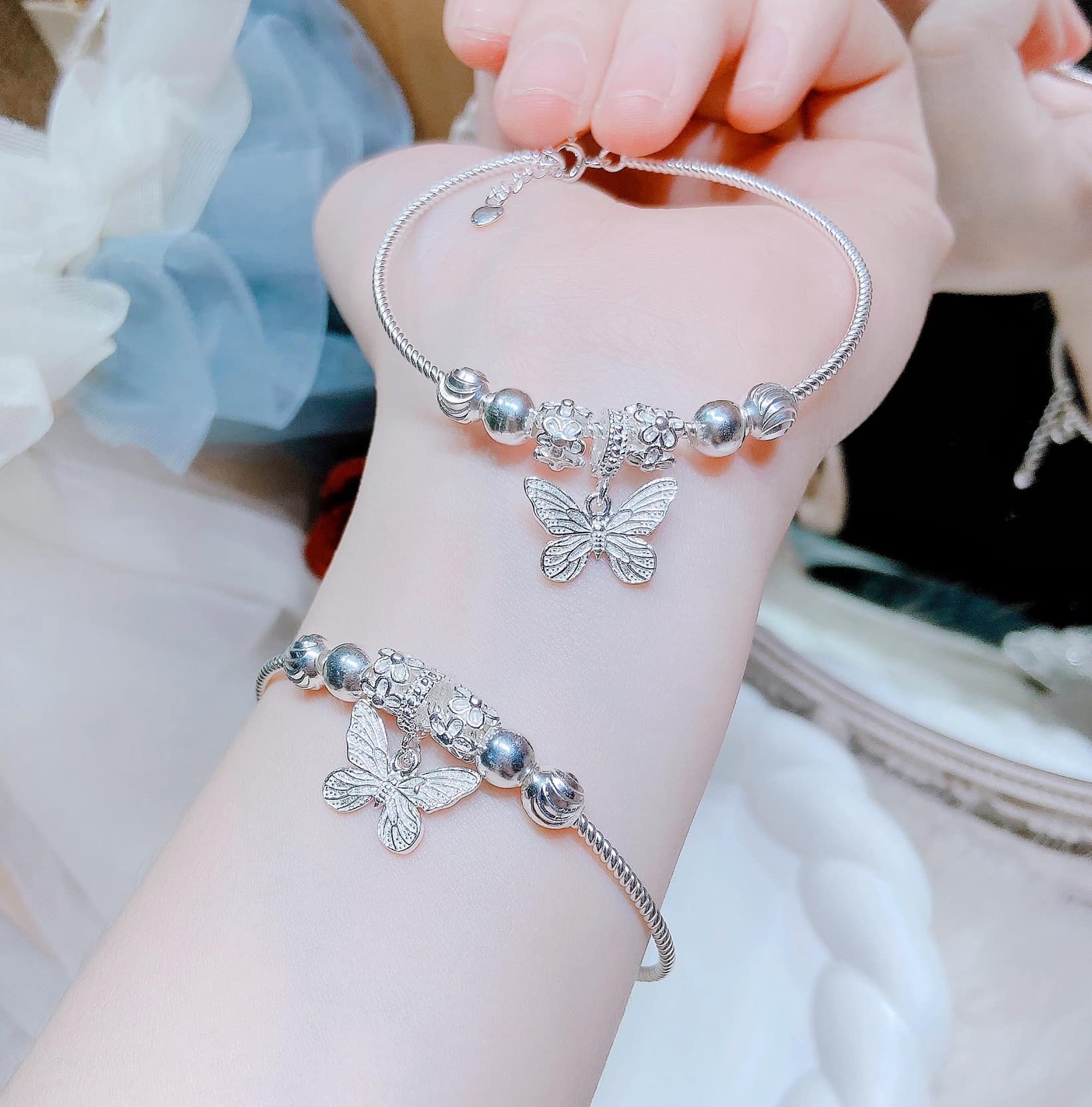 Vòng tay bạc mix charm hồ điệp chất liệu bằng bạc MS019d