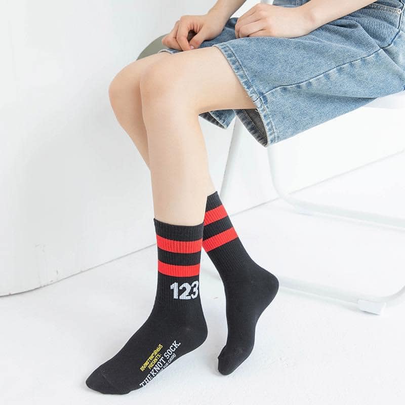 Combo 10 đôi tất cao cổ số 123 phong cách thời trang cho nữ