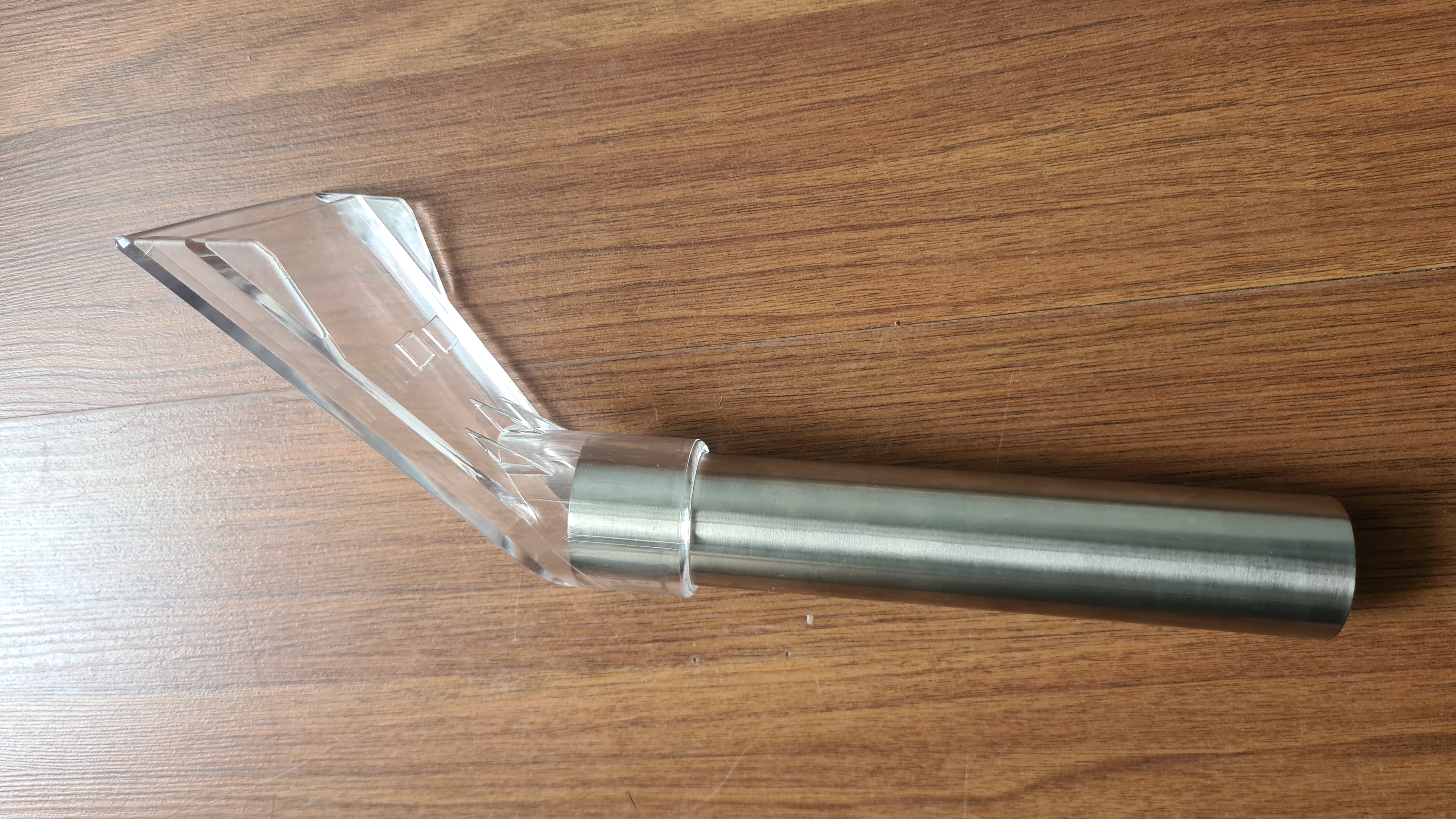 Đầu hút mỏ vịt cán nhựa chịu nhiệt, cán inox. hút thảm,nỉ, sofa, giường... Đường kính ngoài cán 38mm. máy hút 30l, 35l,45l,50l,60l