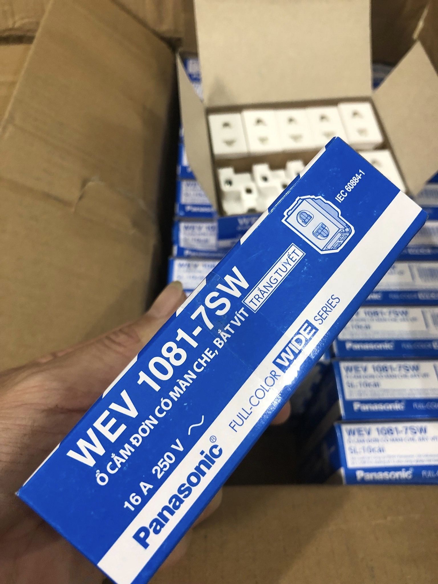 (Panasonic Hạt To) HỘP 10 Ổ Cắm bắt vít, Panasonic hàng Wide