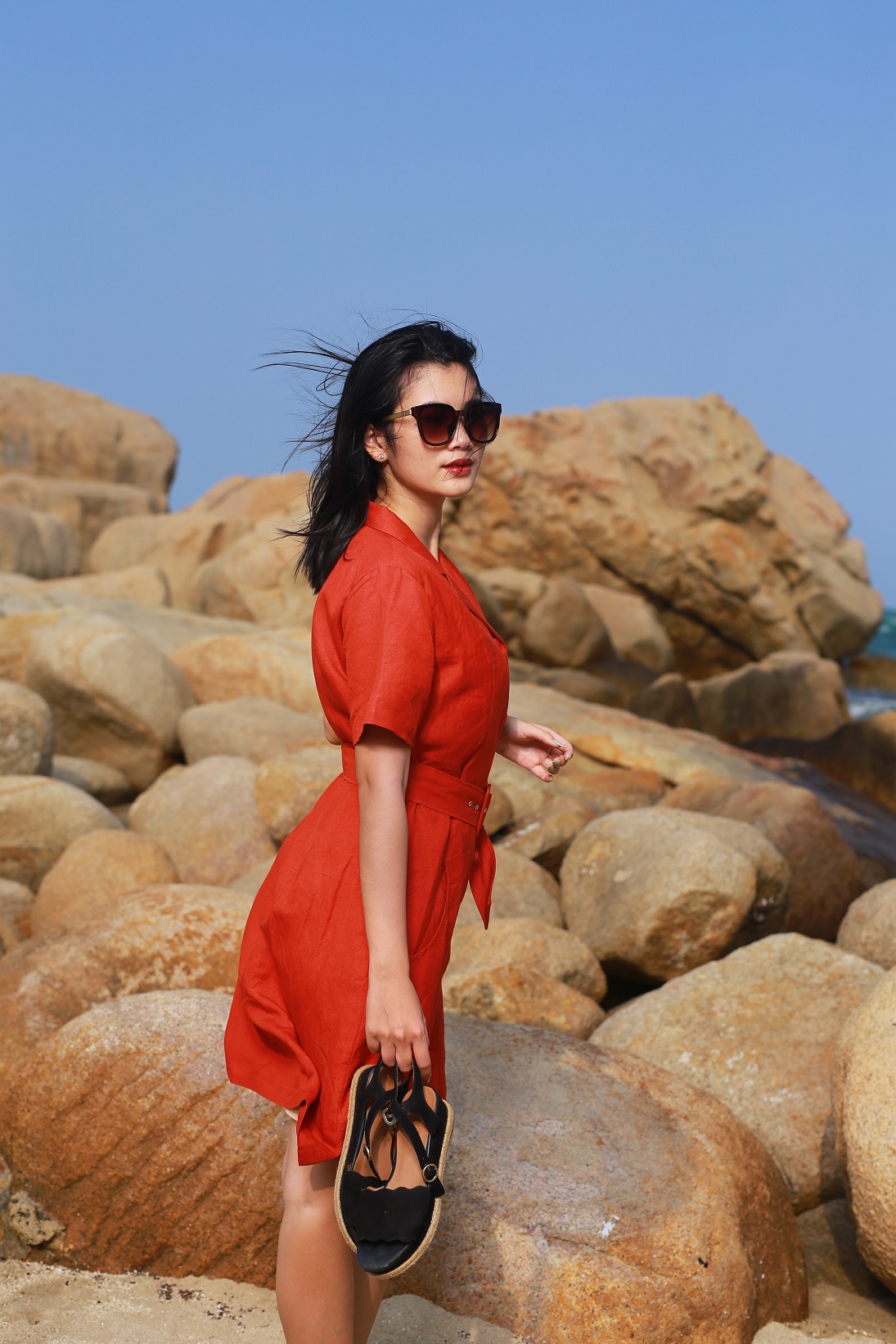 [HCM]Đầm linen cổ ve công sở nút bọc CINDY - MaxMessi