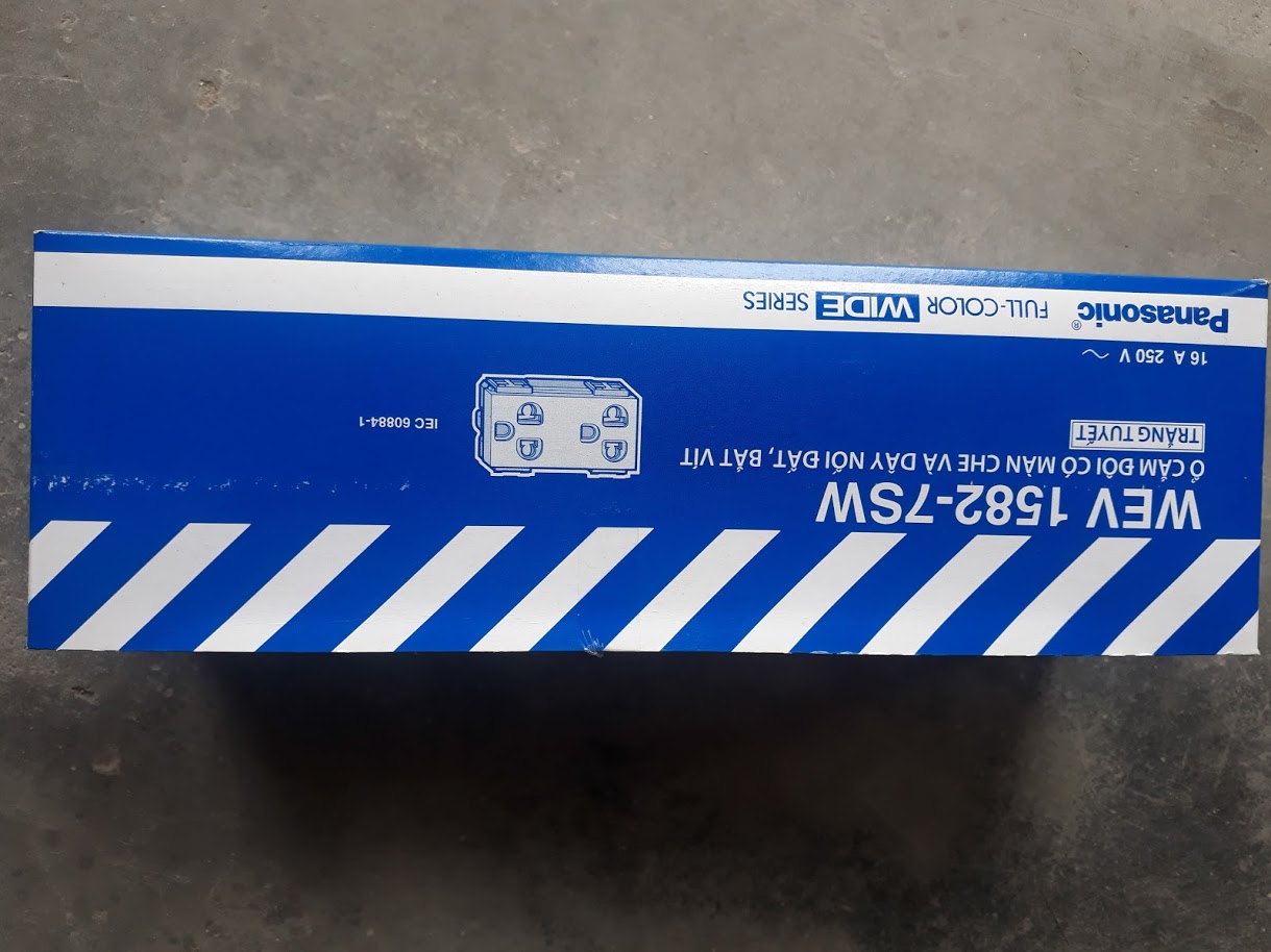 Ổ cắm đôi 3 chấu Panasonic WEV1582-7SW(hạt to,1 cái)