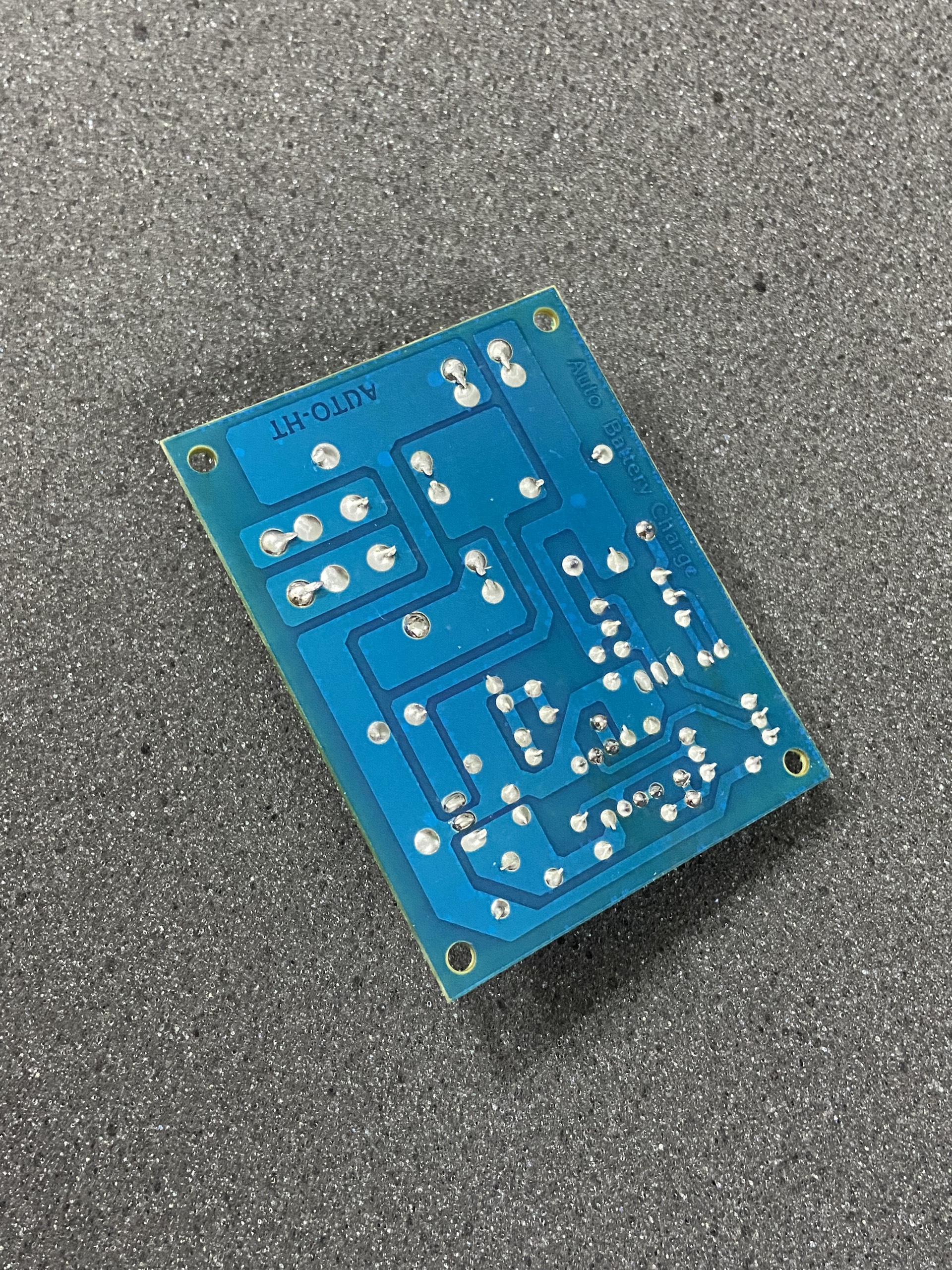 Mạch sạc bình ắc quy 12v tự ngắt