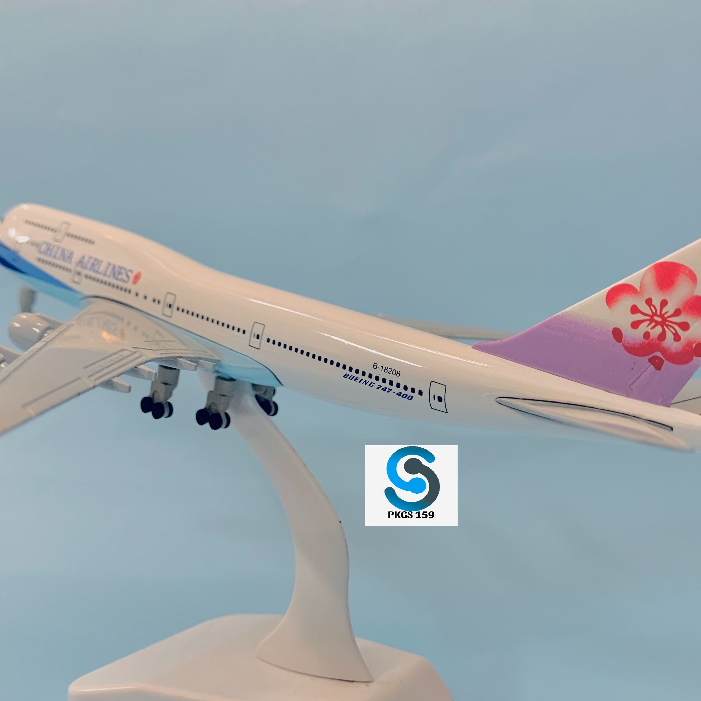 Mô Hình Máy Bay Boeing 747400 Cathay Pacific Tỉ Lệ 1400 mua Online giá  tốt  NhaBanHangcom