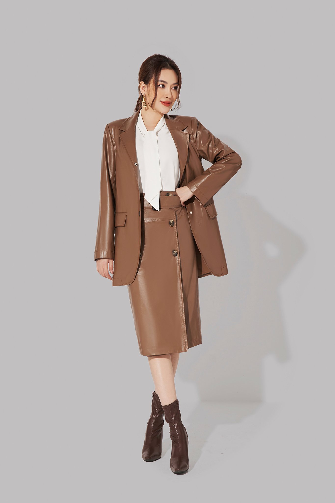Áo blazer da nữ dáng dài Eva de Eva 21ABLE008N