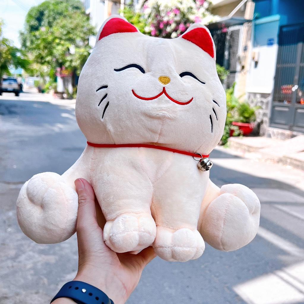 Mèo thần tài nhồi bông 26cm mềm mị (hàng khuyến mãi Nutifood)