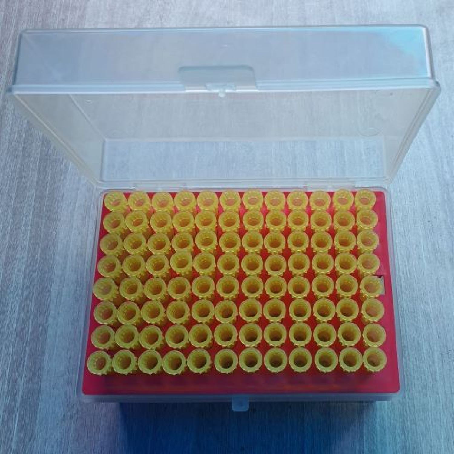 Đầu tip Vàng kiểu Eppendorf 200ul Xuất xứ Ý