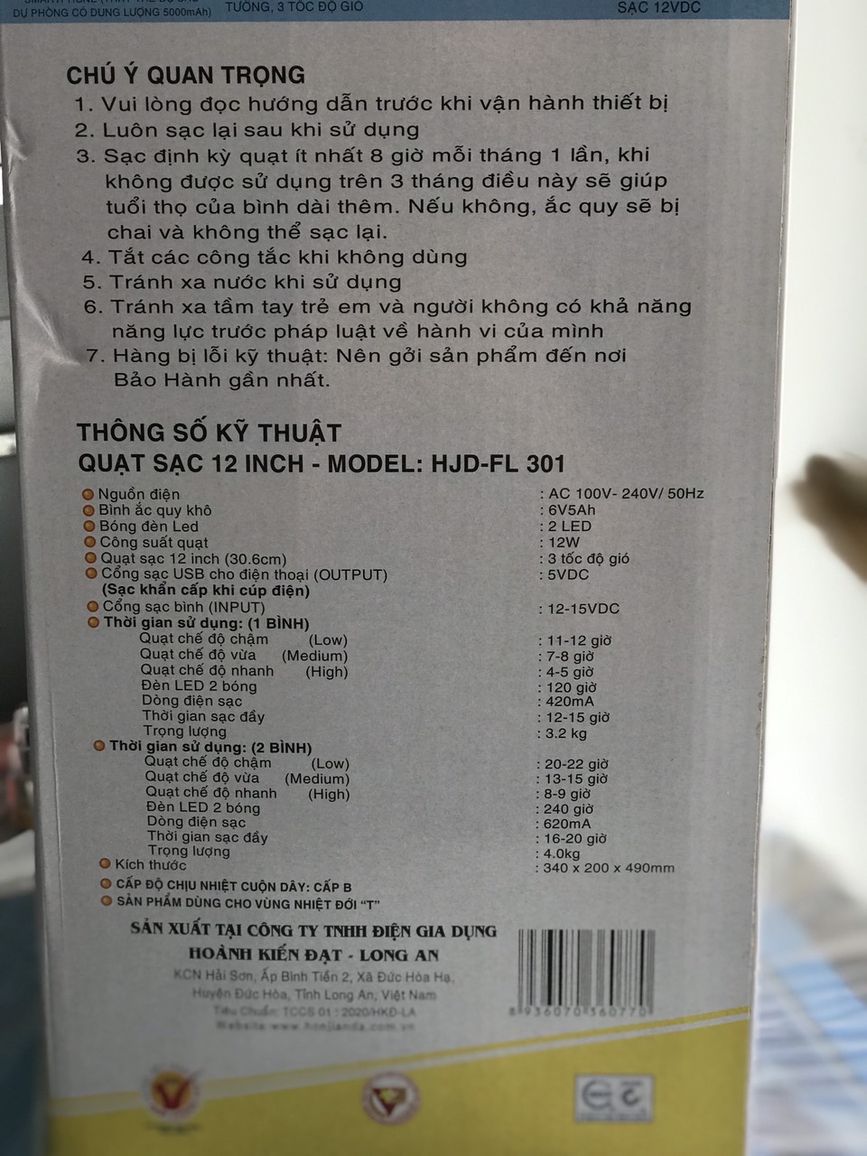 Quạt tích điện 2 bình siêu bền dùng thoải mái