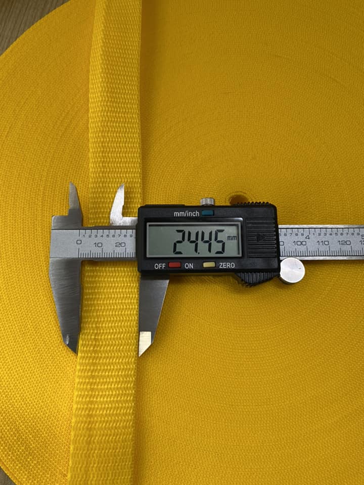 Dây dù dẹp 2,5cm . cuộn 50 mét . Màu Vàng