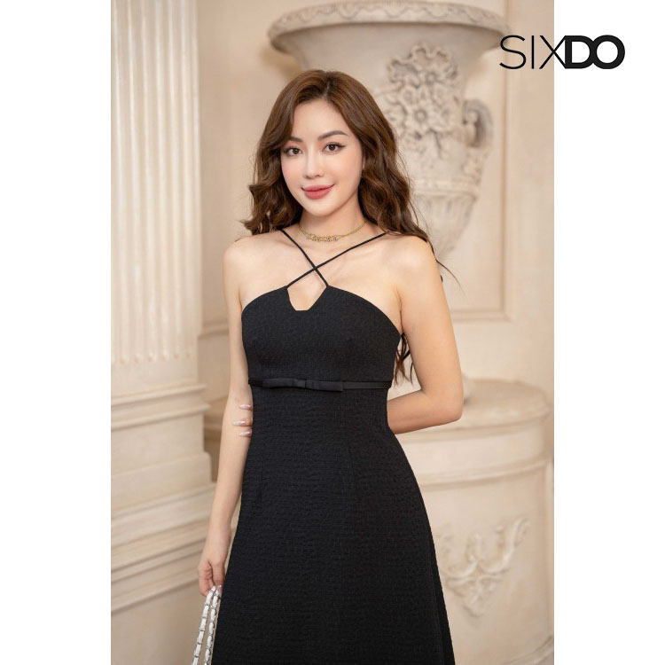 Đầm midi cổ yếm đen phối nơ thời trang SIXDO (Black Halter Neck Midi Woven Dress)